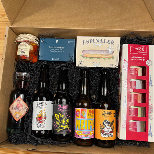 Caja regalo gourmet con cervezas Yakka y vermut